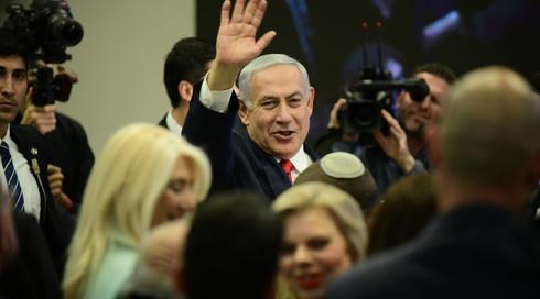 זורקת העגבנייה על נתניהו נחקרה במשטרה (1)