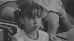 ילדה מדבר על הירח. 1969