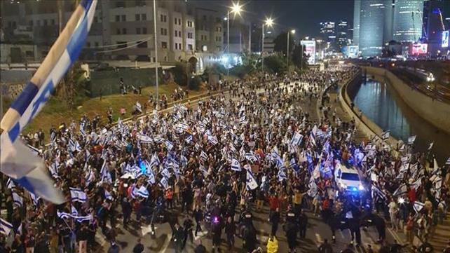 מפגינים חוסמים את איילון 25.03.23