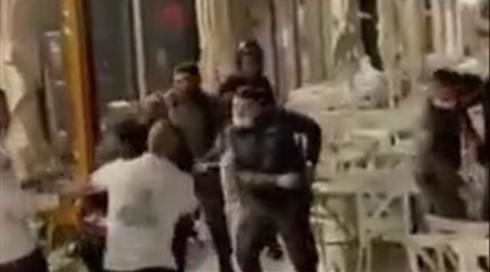 בשל העסקת שב"חים: צו סגירה ל"זקן והים" ביפו - קטטה פרצה במקום
