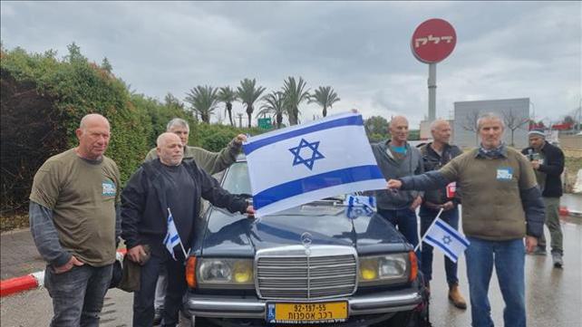 חברי צוות אנטבה מוחים נגד הרפורמה המשפטית