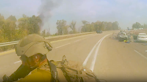 "ג'יפים של חמאס הגיעו!": הקרבות עם מחבלים בעוטף | תיעוד מקסדת הלוחם