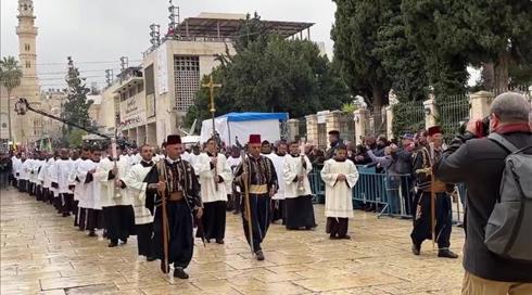 כיצד ירדה אוכלוסיית הנוצרים ברשות הפלסטינית?
