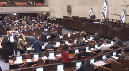 חוקי דרעי וסמוטריץ' עברו בקריאה ראשונה - אחרי שסער נאם כ-4 שעות כדי לעכב את ההצבעה
