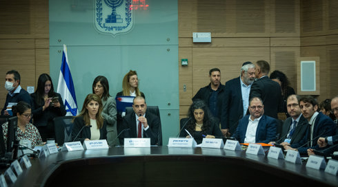 החל הדיון להדחת ח"כ כסיף: "חתר תחת קיומה של ישראל"