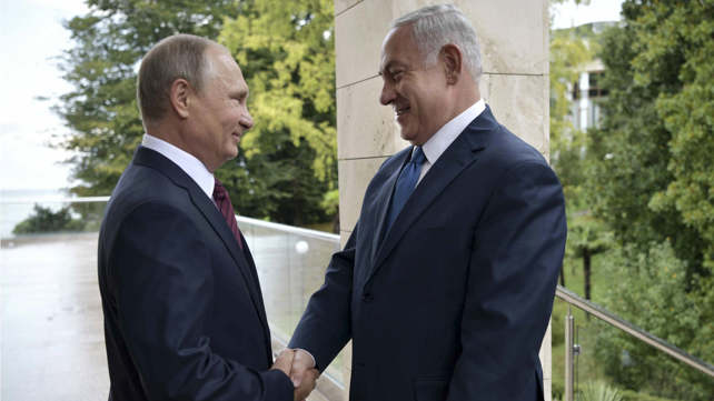 נתניהו ופוטין בפגישתם בסוצ'י, בשנה שעברה