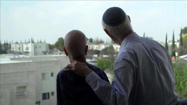 אנשים שמלווים חולים סופניים אל מותם