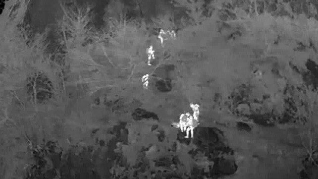 תיעוד לכאורה של חיילי צה"ל בדרום לבנון ממצלמה לראיית לילה של חיזבאללה