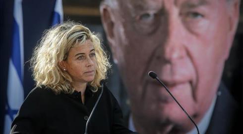 "לא יכולה לשבת מנגד": נעה רוטמן מצטרפת לאהוד ברק
