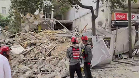 הפועלים נמלטו ברגע האחרון: בניין התמוטט בלב תל אביב ללא התראה מוקדמת