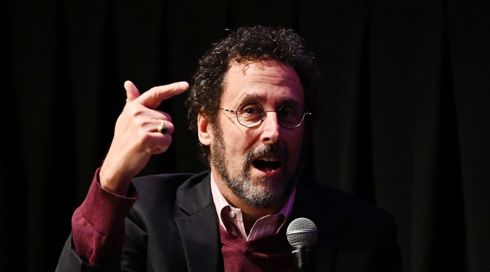 המחזאי טוני קושנר: מה שמתרחש בעזה הוא טיהור אתני