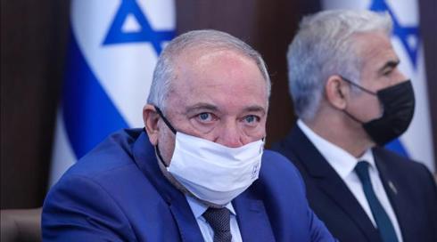 אחרי חשיפת כאן חדשות: ליברמן ישתתף בישיבות קבינט הקורונה, לפיד ישתתף "ככל שניתן"