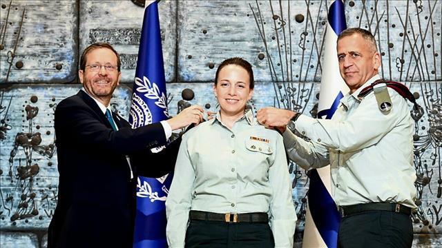 תא"ל נעמה רוזן גרימברג המזכירה הצבאית הראשונה לנשיא