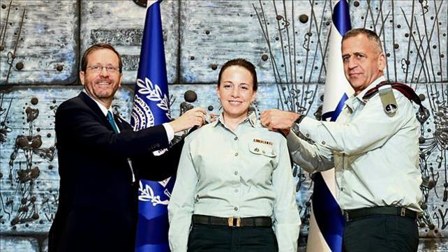 תא"ל נעמה רוזן גרימברג המזכירה הצבאית הראשונה לנשיא