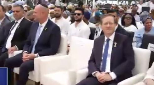 נתניהו איחר לטקס האזכרה "בשל תקלה במסוק"