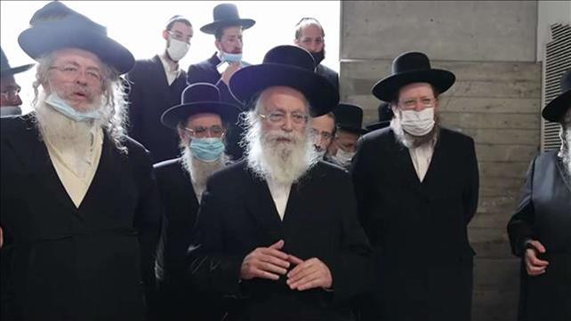 עקיבא ווייס - מלחמות חסידות גור