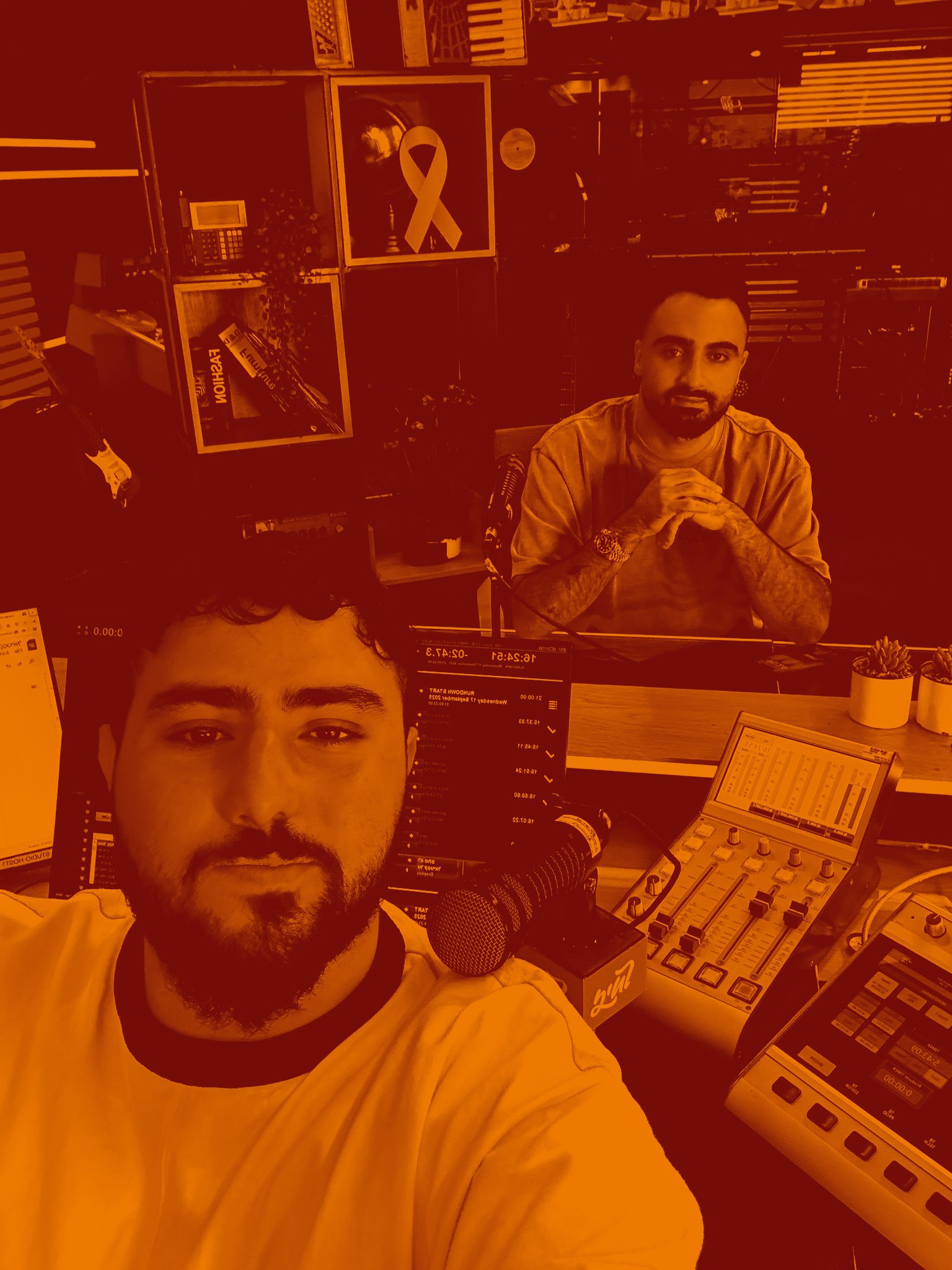 טל קסטיאל מתקדם לקדמת הבמה באי.פי בכורה