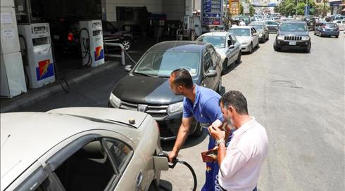 "רוצים שנטבח אלה באלה בתחנות דלק": המצוקה הכלכלית בלבנון מחריפה והתושבים זועמים