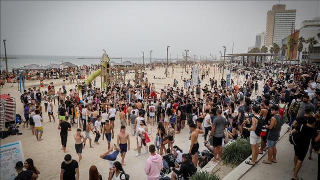 חוף הים בתל אביב ביום הבחירות 23.03.21