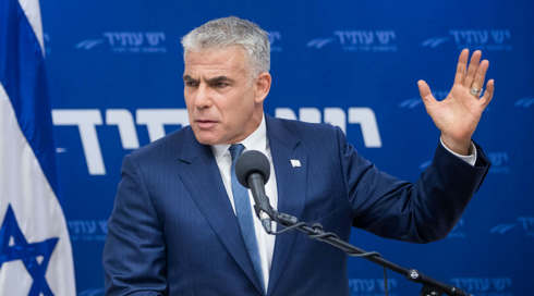 ב'יש עתיד' מתכננים מתקפה: "גבאי איש שמאל"