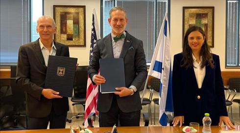צעד לקראת הפטור מוויזות: נחתם הסכם שיתוף מידע בין ישראל לארה"ב