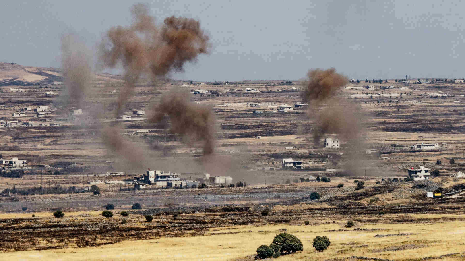 עשן מיתמר מאזור הקרבות בגבול סוריה