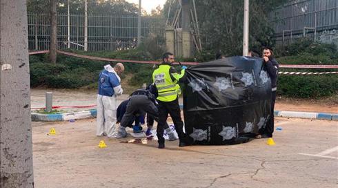 חשד לרצח בתל אביב: אדם נמצא ירוי בפארק וולפסון