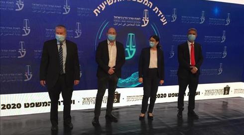מנדלבליט: נתניהו לא צריך לצאת לנבצרות בגלל הדיונים במשפט