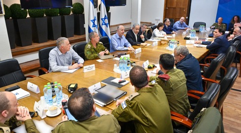 ביקורת על העברת ההכרעה בסוגיית המנדט לקבינט המורחב