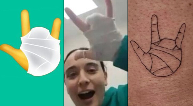 אמילי דמארי וידה החבושה לצד קעקוע ואימוג'י בהשראתה