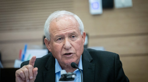 השר דיכטר בביקורת חריפה: לאנשי רה"מ לא אמורה להיות אינטראקציה עם קטר