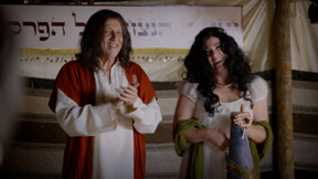 אסתר ומרדכי חוגגים את הניצחון על הפרסים