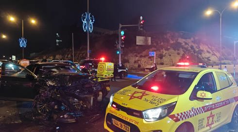 אביו של השר חיים ביטון נפצע קשה בתאונה עם רכבו של השר