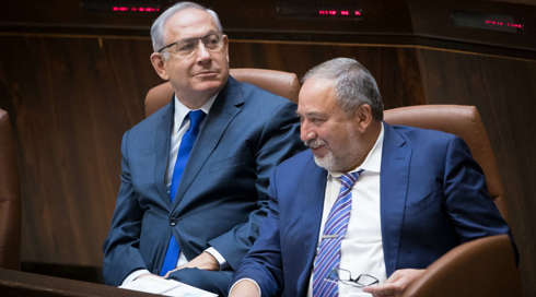 בקואליציה מברכים על הפשרה; ליברמן: "מילה זו מילה"