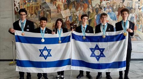 אלופים ואלופות: 18 מדליות לנבחרות ישראל באולימפיאדיות במדעים לנוער