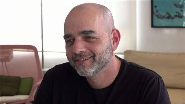 "כל מתבגר הוא חייזר": הסדרה "סקיי" של גיורא חמיצר בדרך להפוך לקאלט