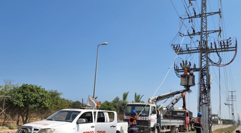 בתיאום עם ישראל: חברת החשמל העזתית החלה בתיקון תשתיות ברצועה