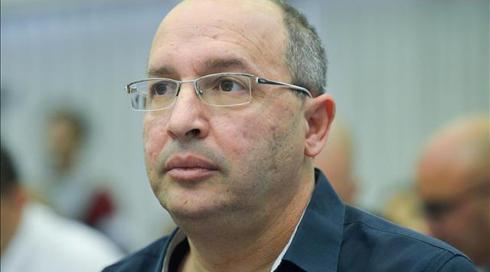 ח"כים בכחול לבן לא שוללים הצטרפות לקואליציה עד החלטה בתיקי רה"מ (1)