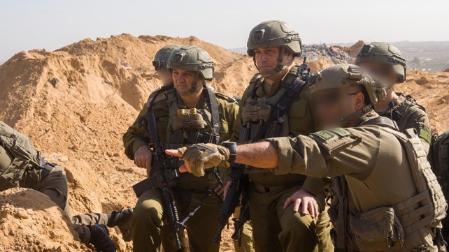 הרמטכ"ל, רב-אלוף אייל זמיר, ברצועה