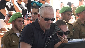 איבד את בנו במלחמה - בזמן שנדרש לנהל את הדיונים בכנסת על חוק הפטור מגיוס
