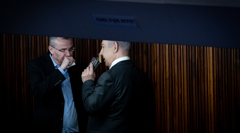 לוין השיב לנתניהו בלחש: "אם אתה רוצה לפטר את היועמ"שית - עשה זאת"