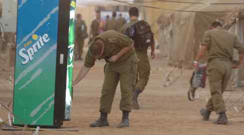 נגד ניהל רומן עם חיילת תחת פיקודו ויודח מצה"ל