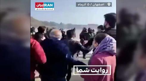 עצורים וגז מדמיע: מהומות באיראן על רקע התייבשות מקור מים