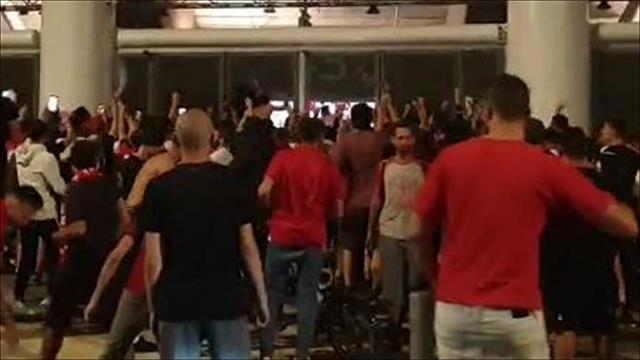 אוהדי הפועל תל אביב מחוץ לבלומפילד 02.06.20