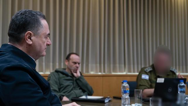 שר הביטחון ישראל כ"ץ בפגישה עם ראש אמ"ן