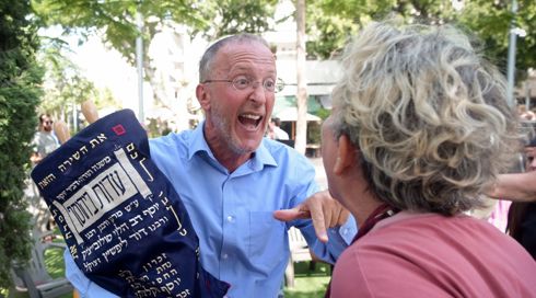 מחר: העליון ידון בעתירת "ראש יהודי" לקיים הקפות שניות בכיכר דיזנגוף