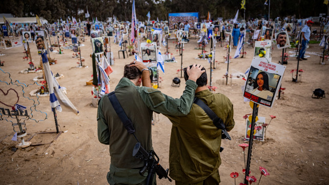 החיילים זוכרים את הנרצחים ב"נובה"