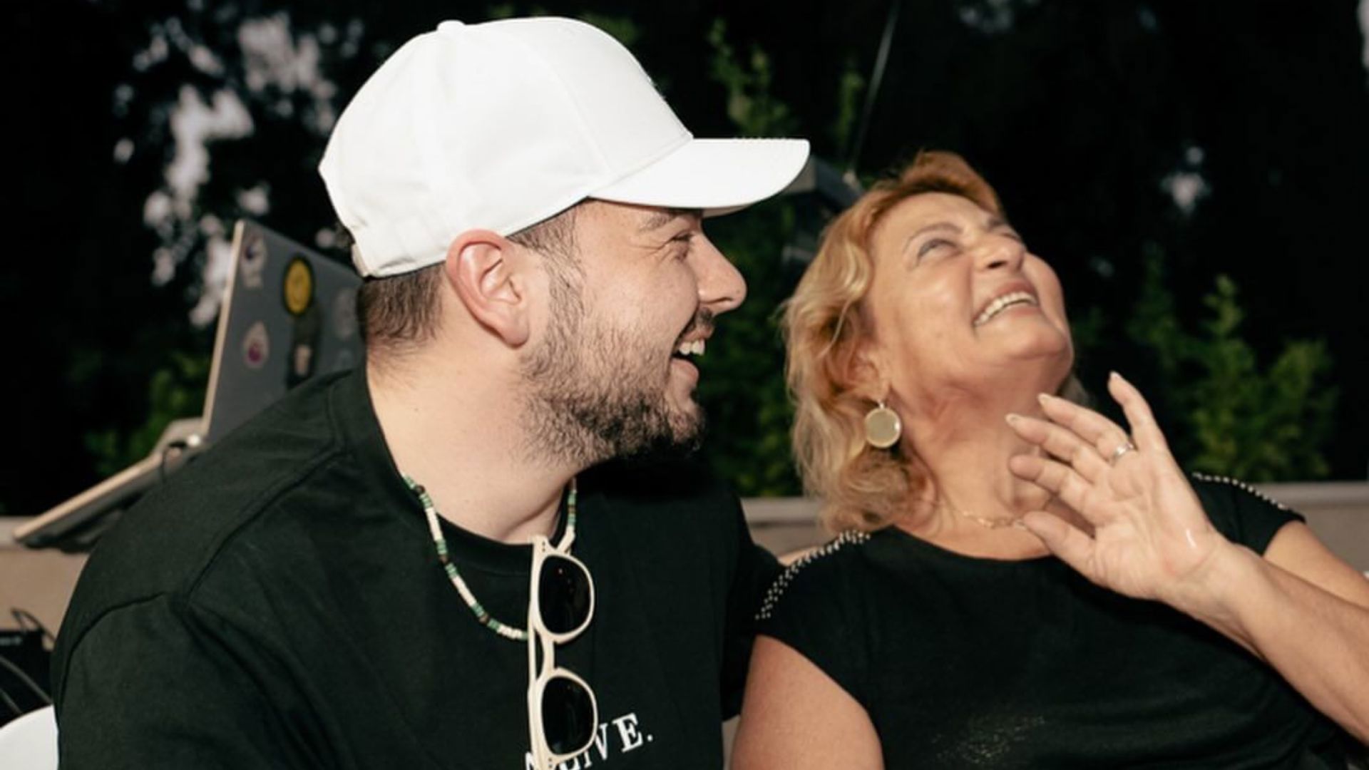 אלמוג ואימו