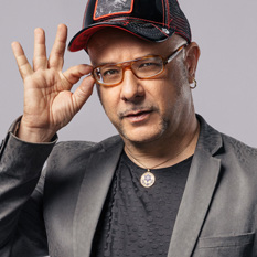 מחבר קובי אוז