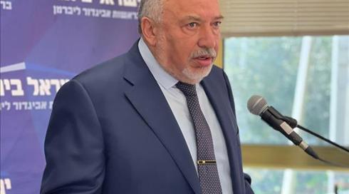 ליברמן הודיע: שכר המינימום יעלה בהדרגה ל-6,000 שקלים